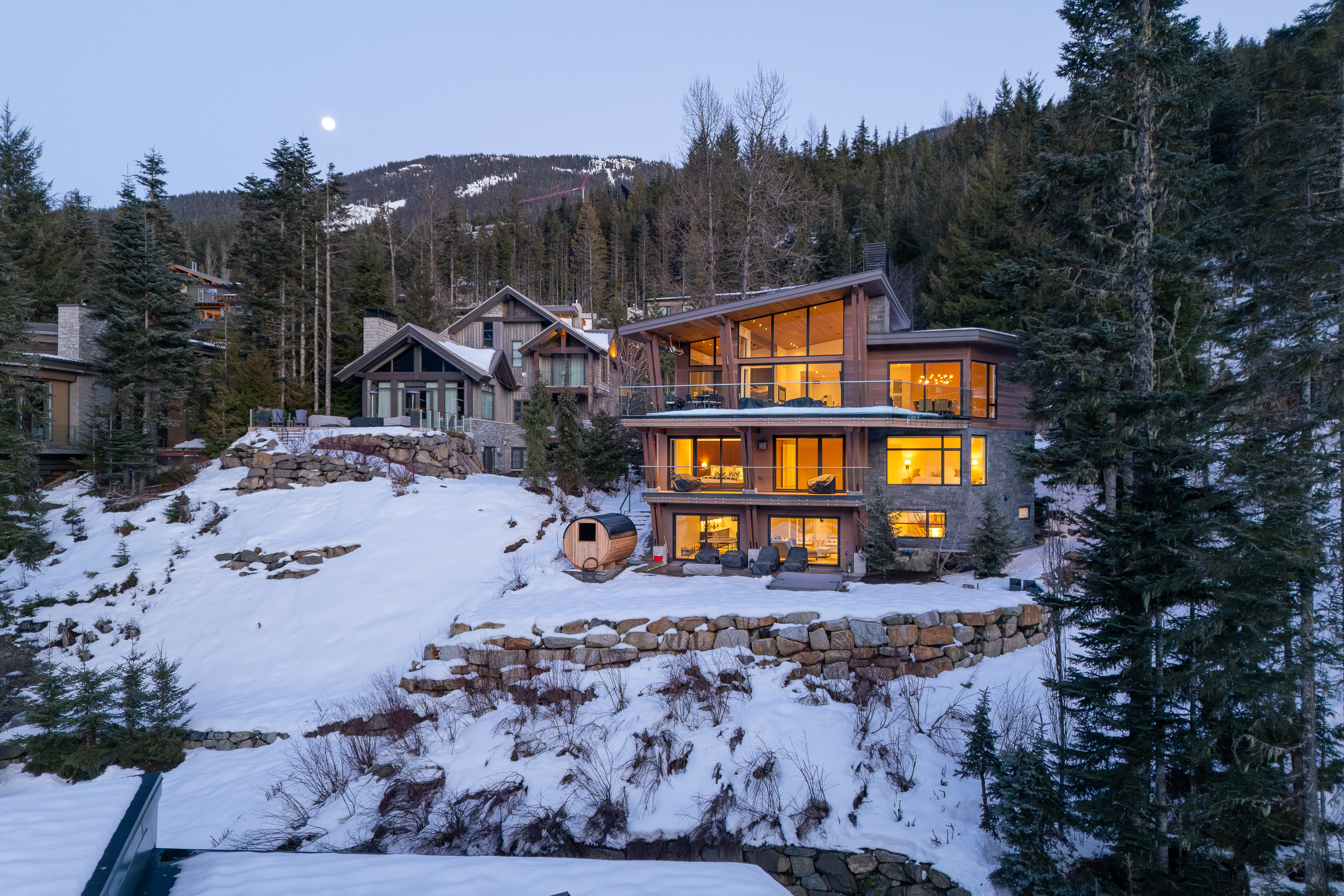 Luxury Kadenwood property interior 3